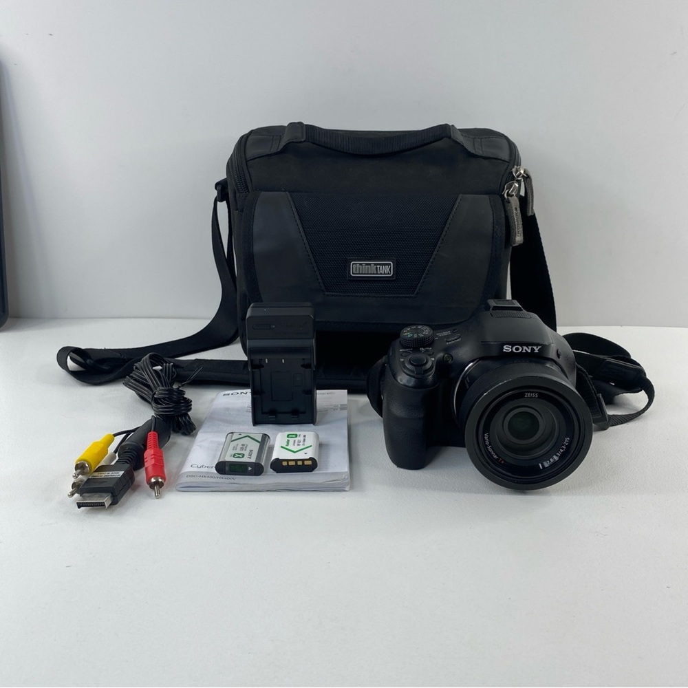 Sony CyberShot DSC-HX400V 20.4MP Zoom Camera W/2X Battery Charger Case